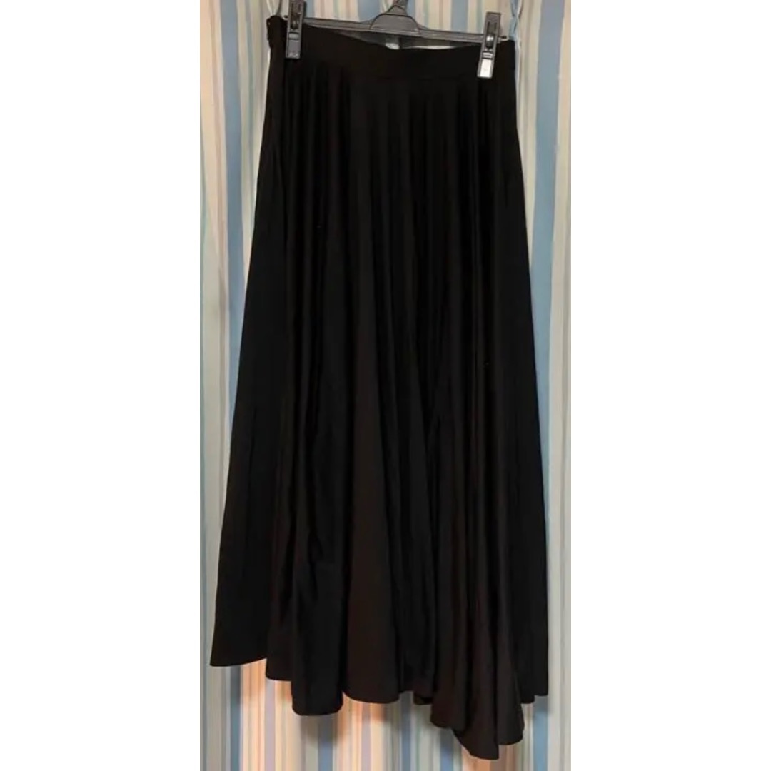 ICB(アイシービー)のiCB ロングスカート　ブラック　ペチコート付　タグあり レディースのスカート(ロングスカート)の商品写真