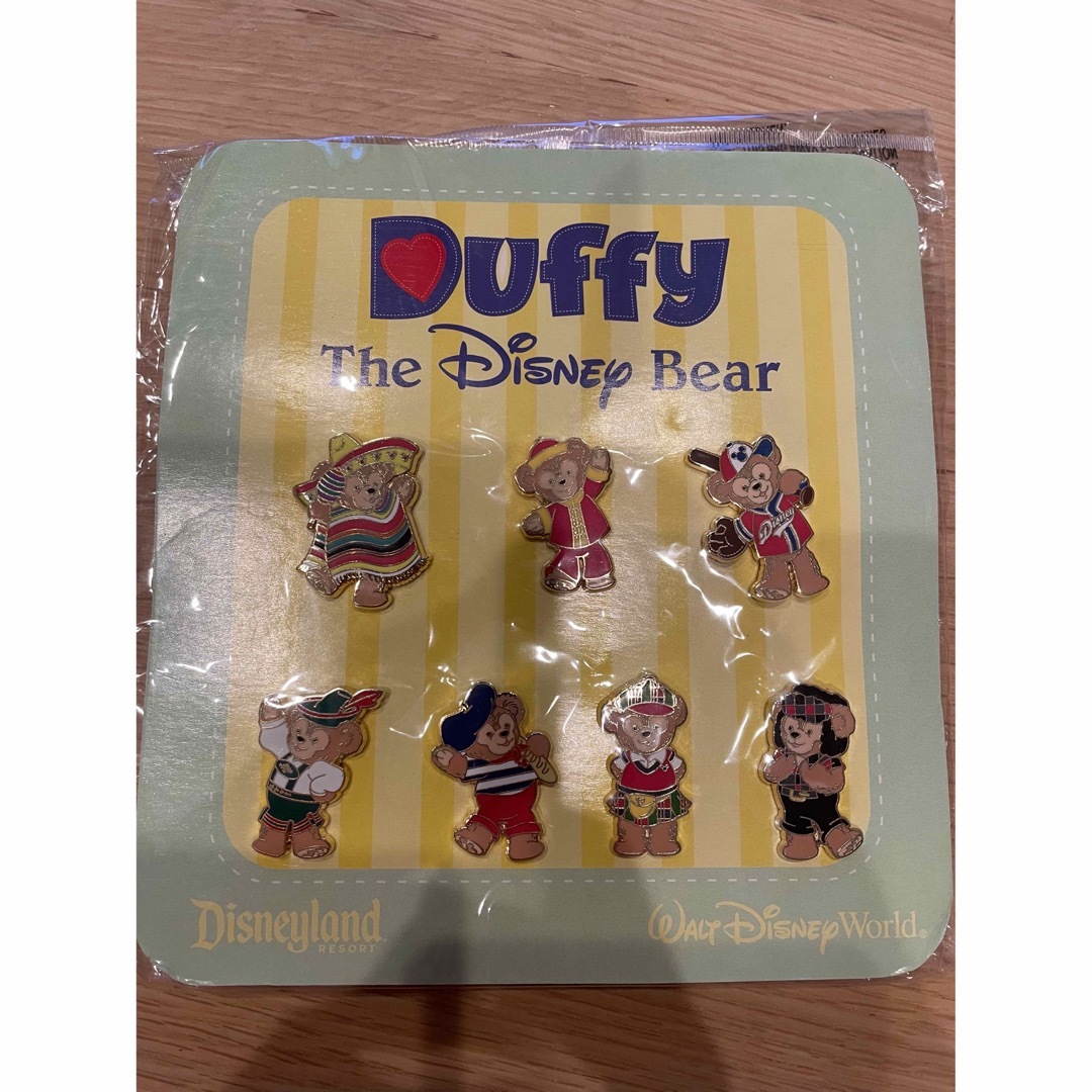 Disney(ディズニー)のダッフィー　ピンバッジ　WDW エンタメ/ホビーのアニメグッズ(バッジ/ピンバッジ)の商品写真