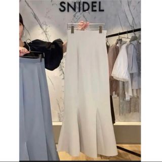 スナイデル(SNIDEL)のsnidel スナイデル　ハイウエストヘムフレアツイル　マーメイドスカート (ロングスカート)