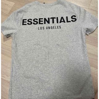 フィアオブゴッド(FEAR OF GOD)のEssentials (エッセンシャルズ)  Tシャツ　バックロゴ(Tシャツ/カットソー(半袖/袖なし))