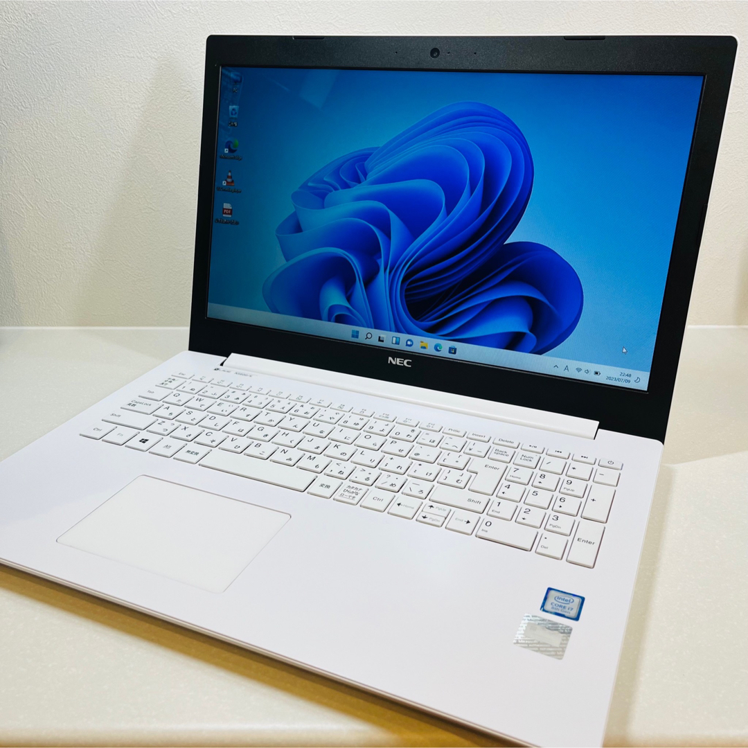 NEC   Windows正式対応モデルNEC i7搭載高性能ノートパソコンの