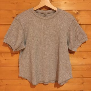 ユニクロ(UNIQLO)の●ユニクロ　ワッフル　半袖　カットソー 　Mサイズ 　グレー  (Tシャツ(半袖/袖なし))