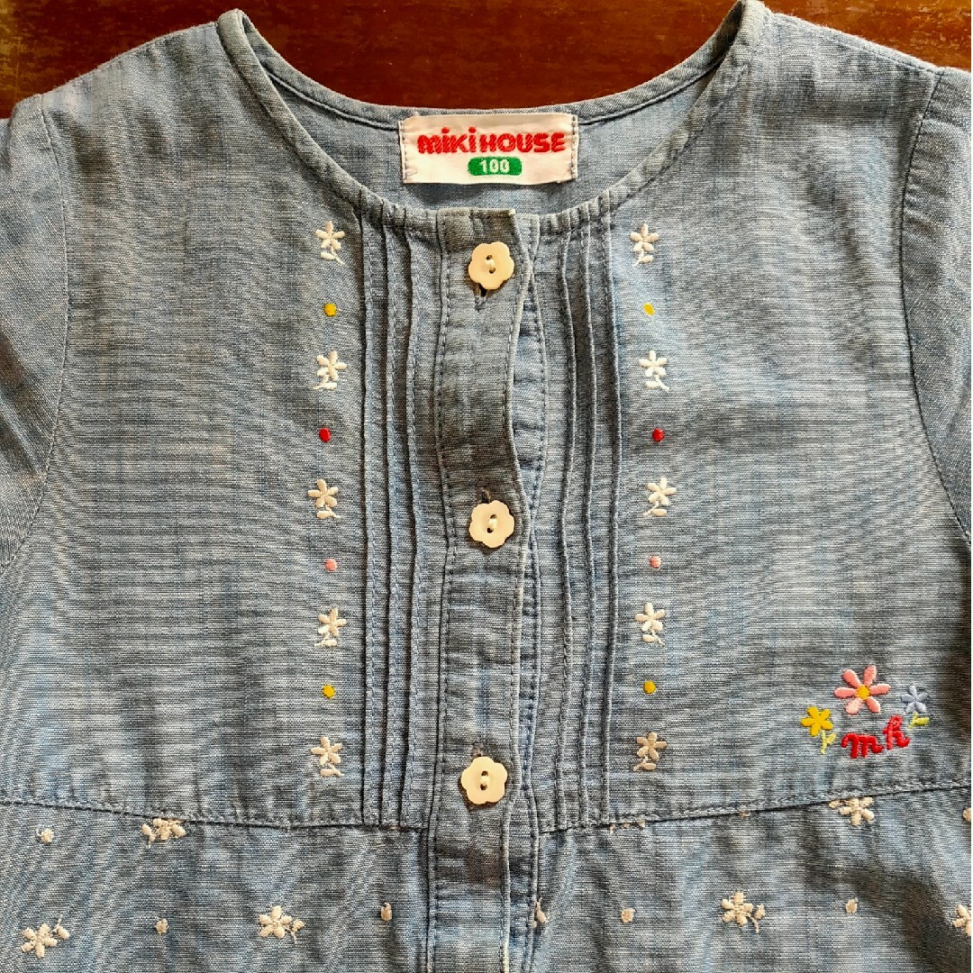 mikihouse(ミキハウス)の【mikihouse】デニム風刺繍ワンピース キッズ/ベビー/マタニティのキッズ服女の子用(90cm~)(ワンピース)の商品写真