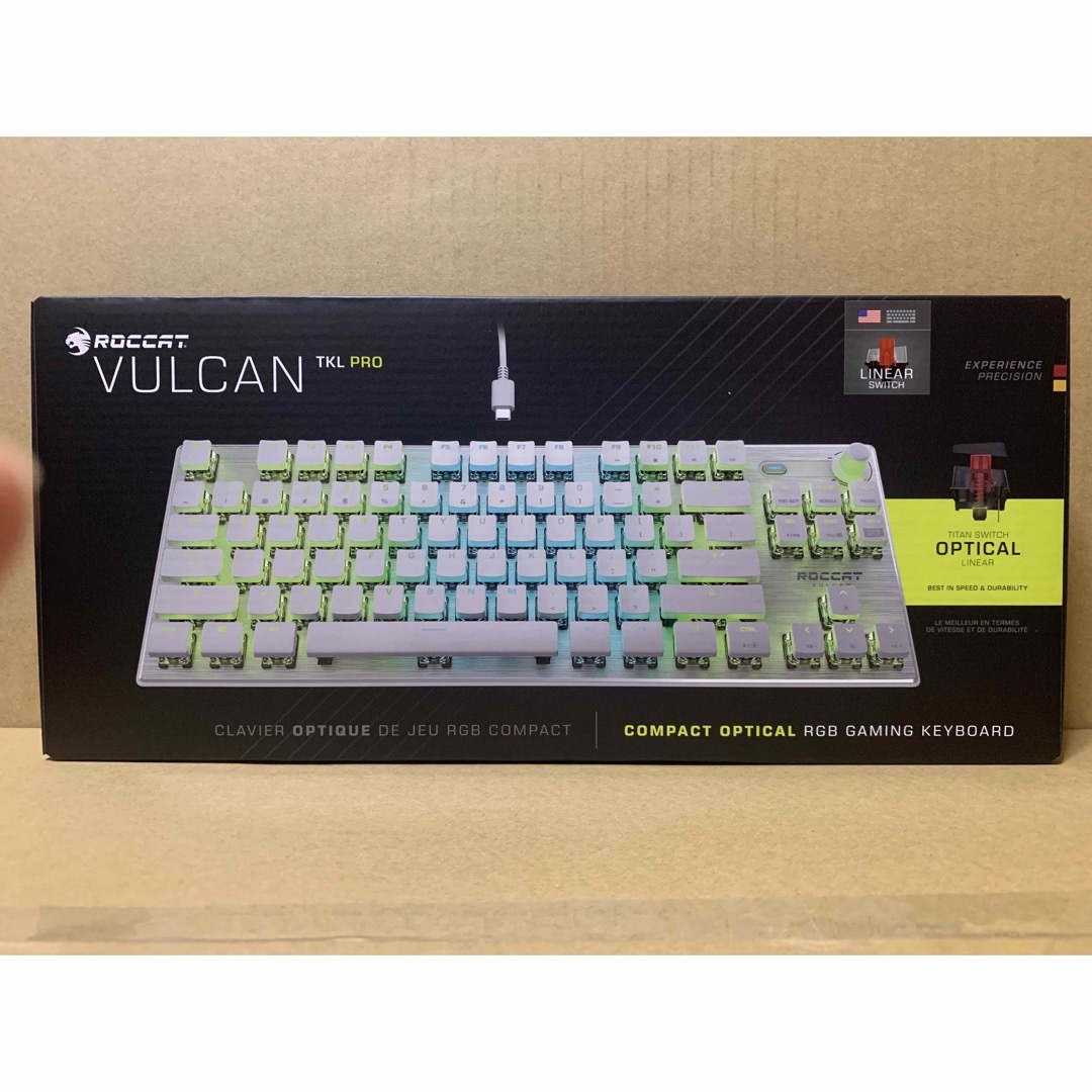 【新品】ROCCAT ゲーミングキーボード 英語配列 ROC-12-642PC周辺機器