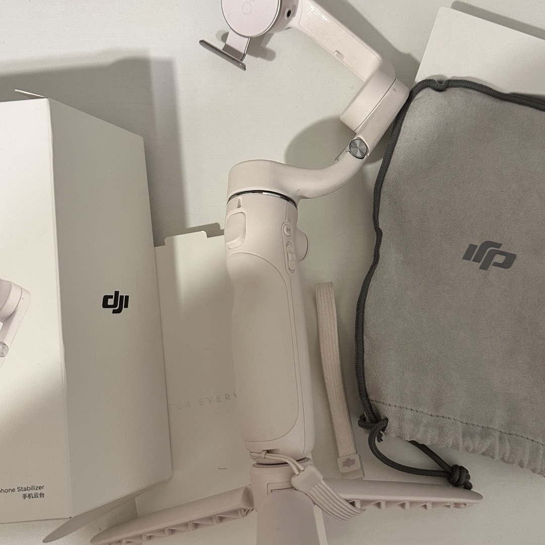 Inspire（DJI）(インスパイア)のDJI OM5 スマホジンバル スマホ/家電/カメラのスマホアクセサリー(自撮り棒)の商品写真