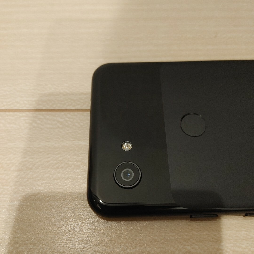 Google Pixel(グーグルピクセル)の目立つ傷なし 中古 Google Pixel 3a スマホ/家電/カメラのスマートフォン/携帯電話(スマートフォン本体)の商品写真