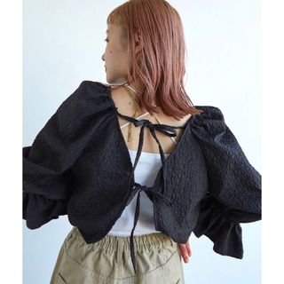 ダブルクローゼット(w closet)のw closet 前後2WAY リボン付きカーディガン(シャツ/ブラウス(長袖/七分))