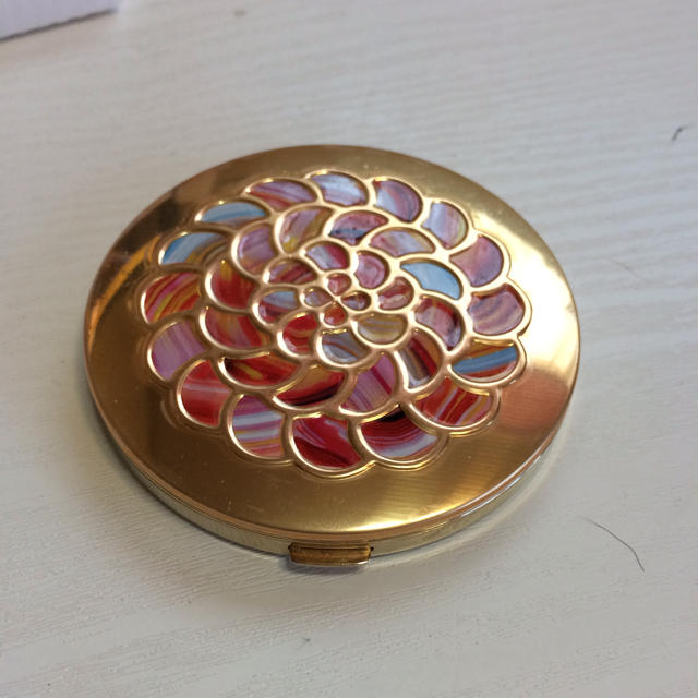 GUERLAIN(ゲラン)のGUERLAIN❤︎フェイスパウダー コスメ/美容のベースメイク/化粧品(その他)の商品写真