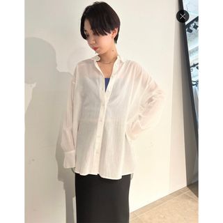 emmi atelier♡シャーリングブラウス ベージュ