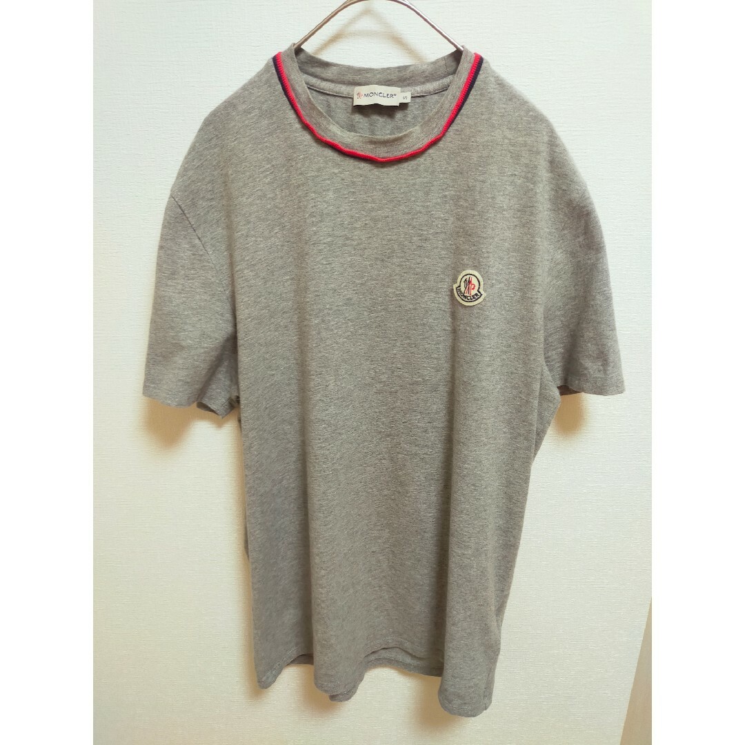 MONCLER(モンクレール)の訳あり MONCLER モンクレール グレーTシャツ メンズのトップス(Tシャツ/カットソー(半袖/袖なし))の商品写真