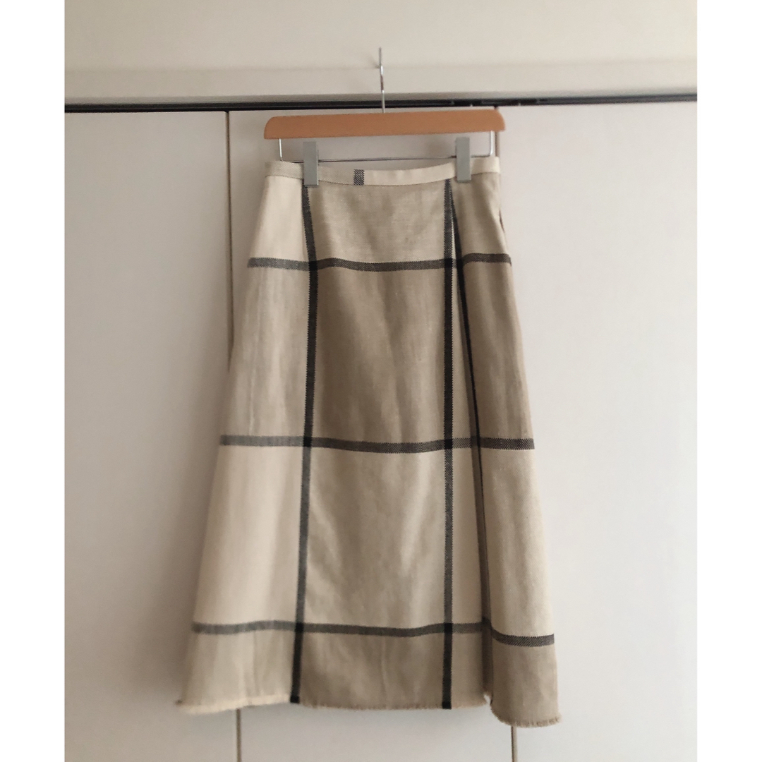 Drawer(ドゥロワー)の新品 drawer  チェック裾フリンジ　スカート 36 ドゥロワー レディースのスカート(ロングスカート)の商品写真