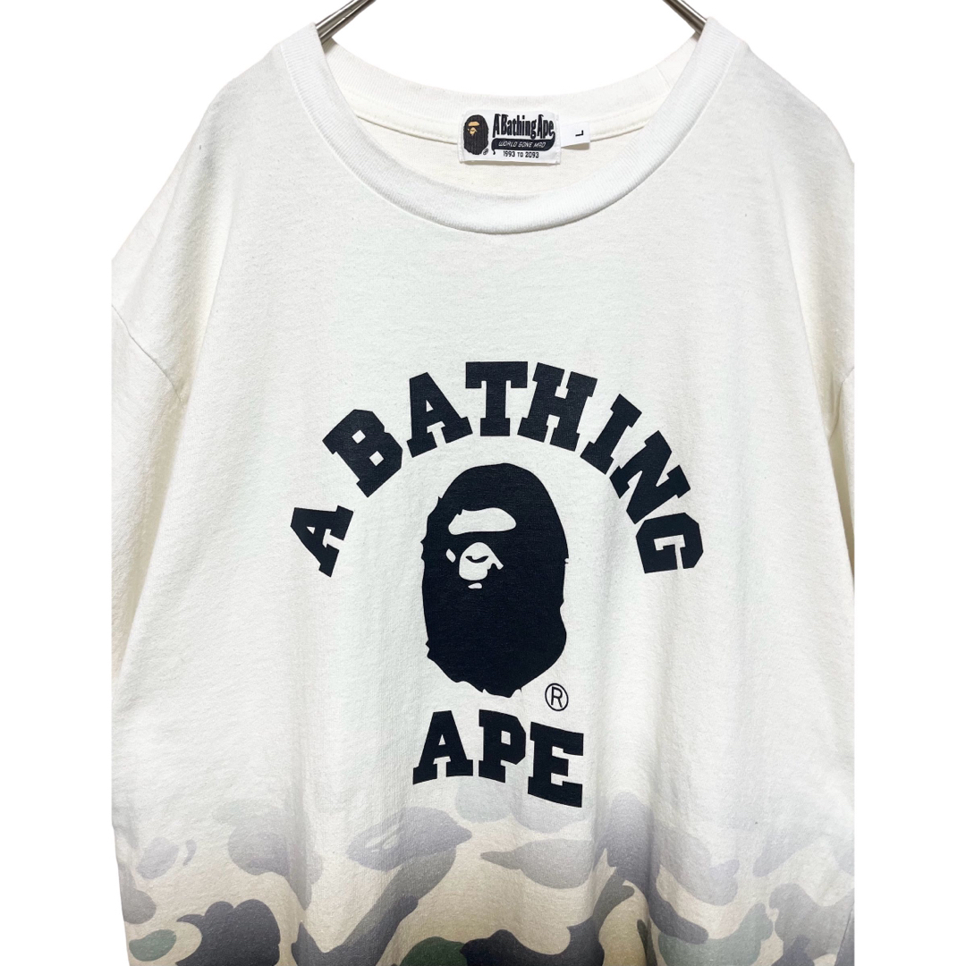 A BATHING APE(アベイシングエイプ) カモフラ カレッジロゴ Tシャツ