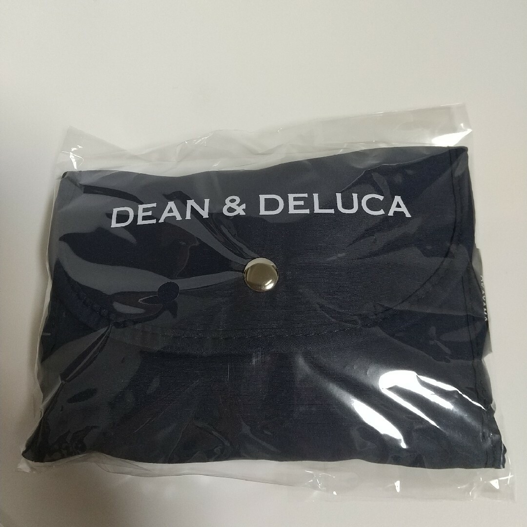 DEAN & DELUCA(ディーンアンドデルーカ)の岡山　DEAN & DELUCA　ディーン＆デルーカ　ネイビー　エコバッグ エンタメ/ホビーの雑誌(ファッション)の商品写真