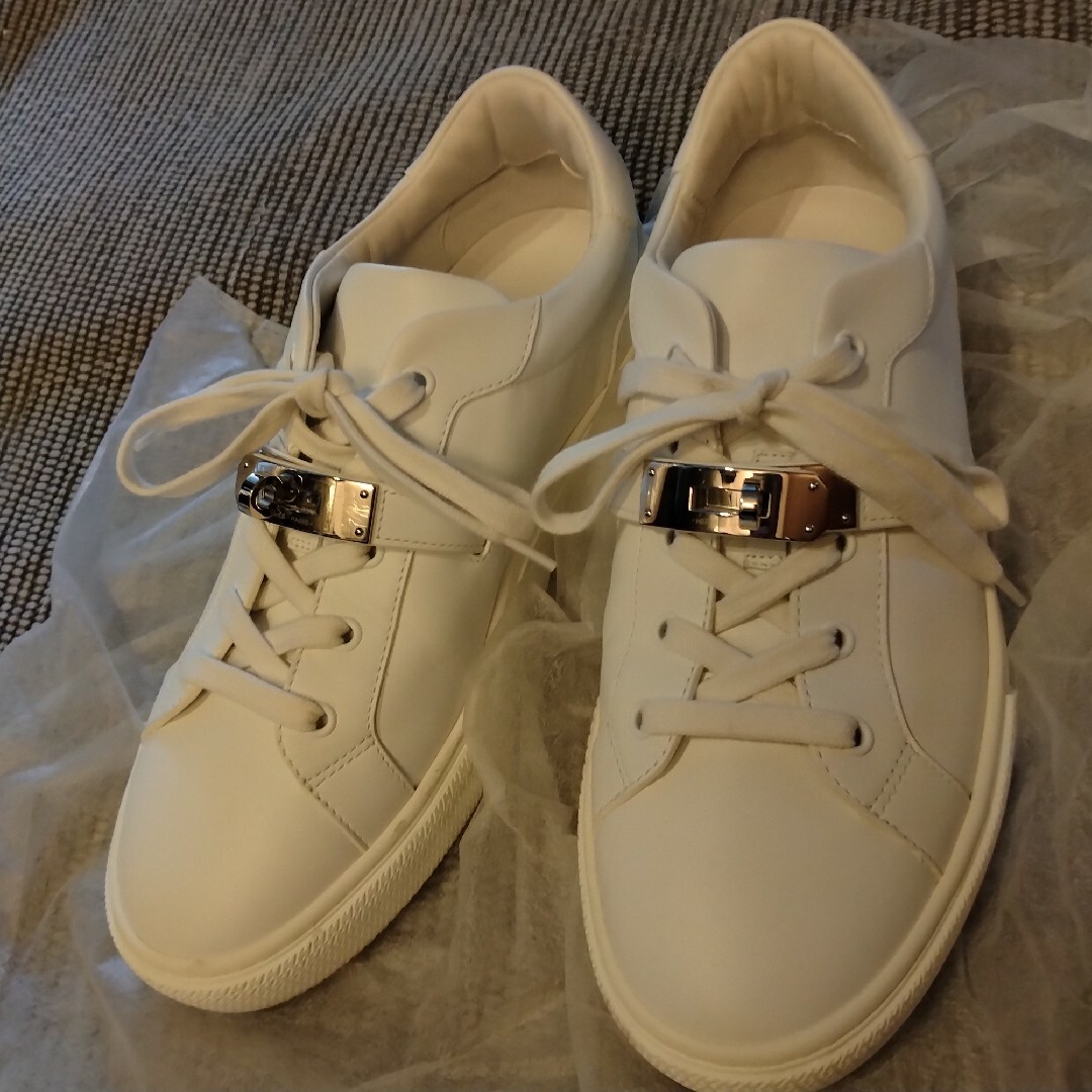 エルメス ケリー スニーカー MEN'S 39 白 シルバー金具 | フリマアプリ ラクマ エルメス ケリー スニーカー MEN'S 39 白 シルバー金具 | フリマアプリ ラクマ