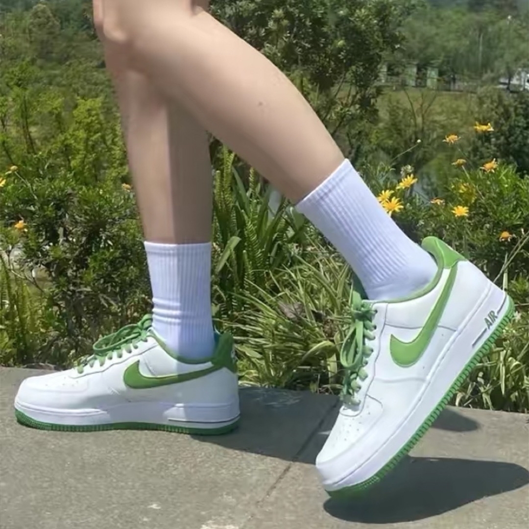 【新品24.5cm】NIKE エアフォース1ホワイト/カーミットグリーン