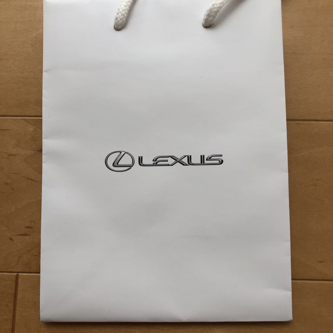 トヨタ(トヨタ)のレクサス 紙袋 ショップ袋 レディースのバッグ(ショップ袋)の商品写真
