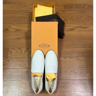 トッズ コーデ ローファー/革靴(レディース)の通販 24点 | TOD'Sの ...