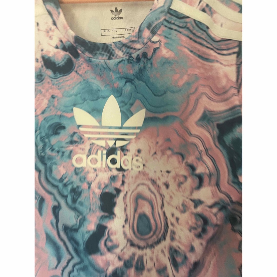 adidas(アディダス)のadidas KISSワンピース　130⭐︎美品 キッズ/ベビー/マタニティのキッズ服女の子用(90cm~)(ワンピース)の商品写真