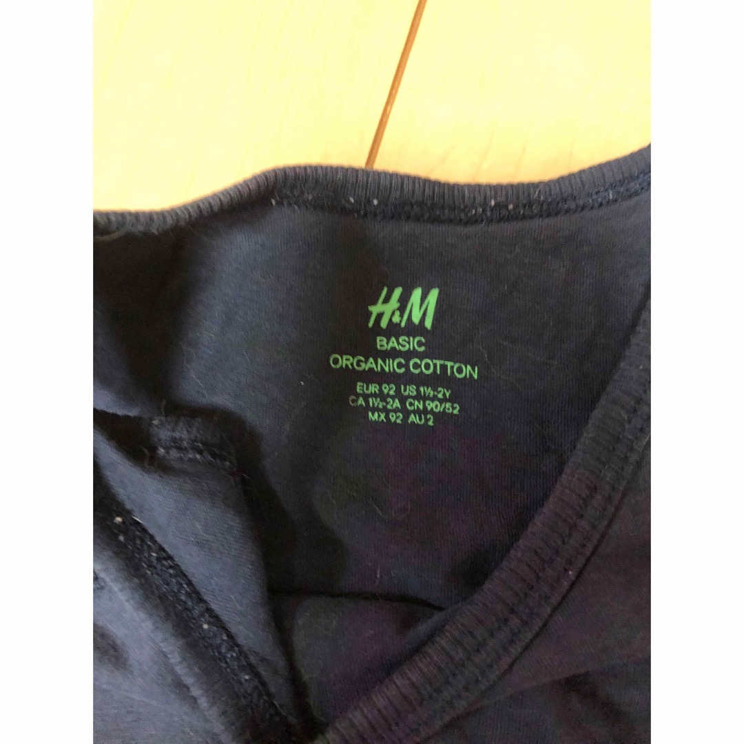 H&M(エイチアンドエム)の3枚セット　上下　ノースリーブ キッズ/ベビー/マタニティのキッズ服男の子用(90cm~)(Tシャツ/カットソー)の商品写真