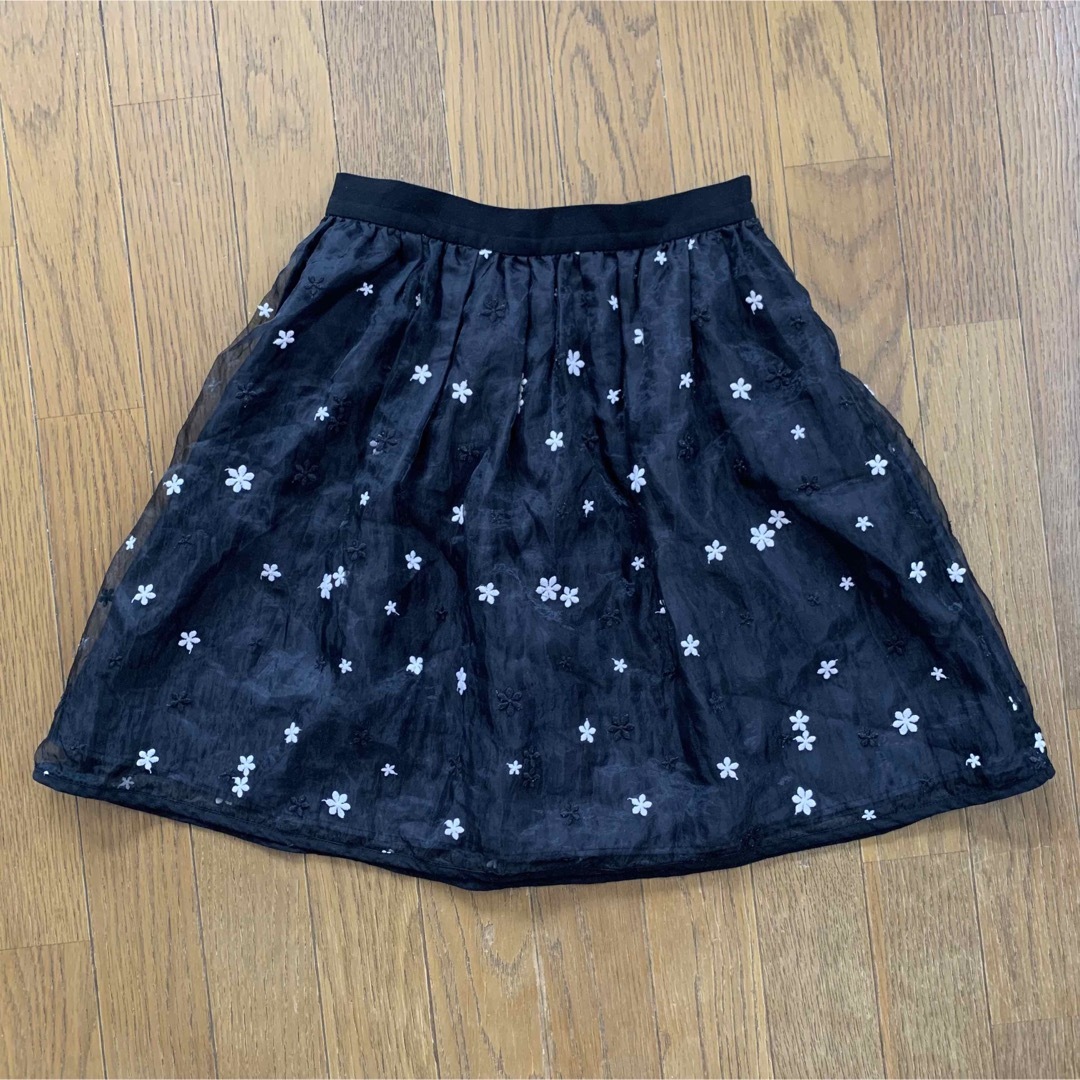 Rirandture(リランドチュール)のRirandture フレアミニスカート 花柄刺繍 ブラック 黒 0サイズ レディースのスカート(ミニスカート)の商品写真