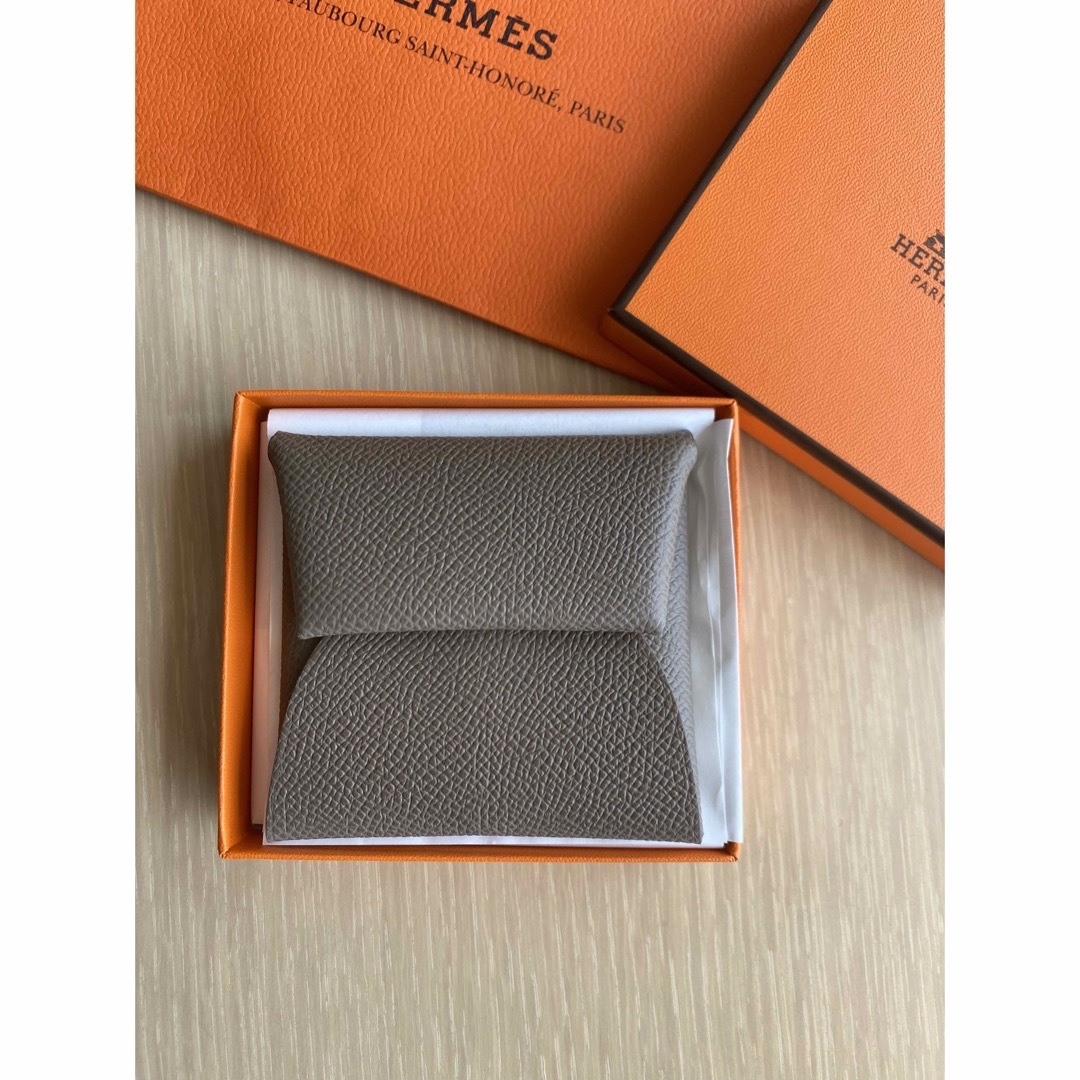 HERMES Bastia二つ折りコインケース。