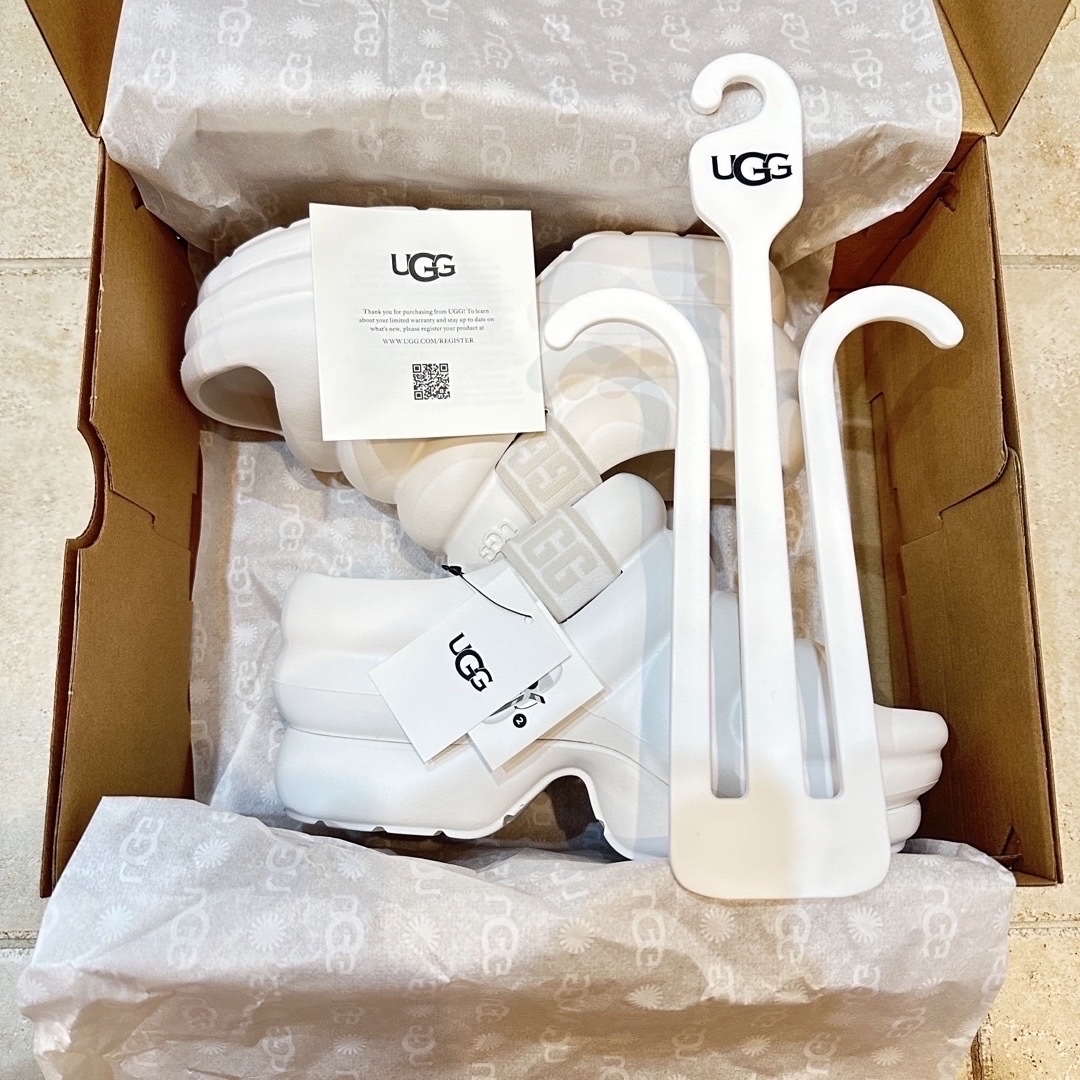 UGG - UGG AWW YEAH / アグ アー イヤー 厚底サンダル 24cmの通販 by