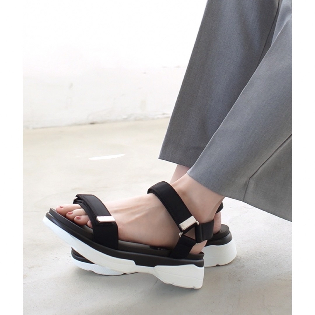 AmiAmi(アミアミ)のメタルパーツスポーツサンダル レディースの靴/シューズ(サンダル)の商品写真