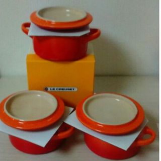 ルクルーゼ(LE CREUSET)の新品☆ル・クルーゼ　ミニ・ココット3個セット　おまけつき(テーブル用品)