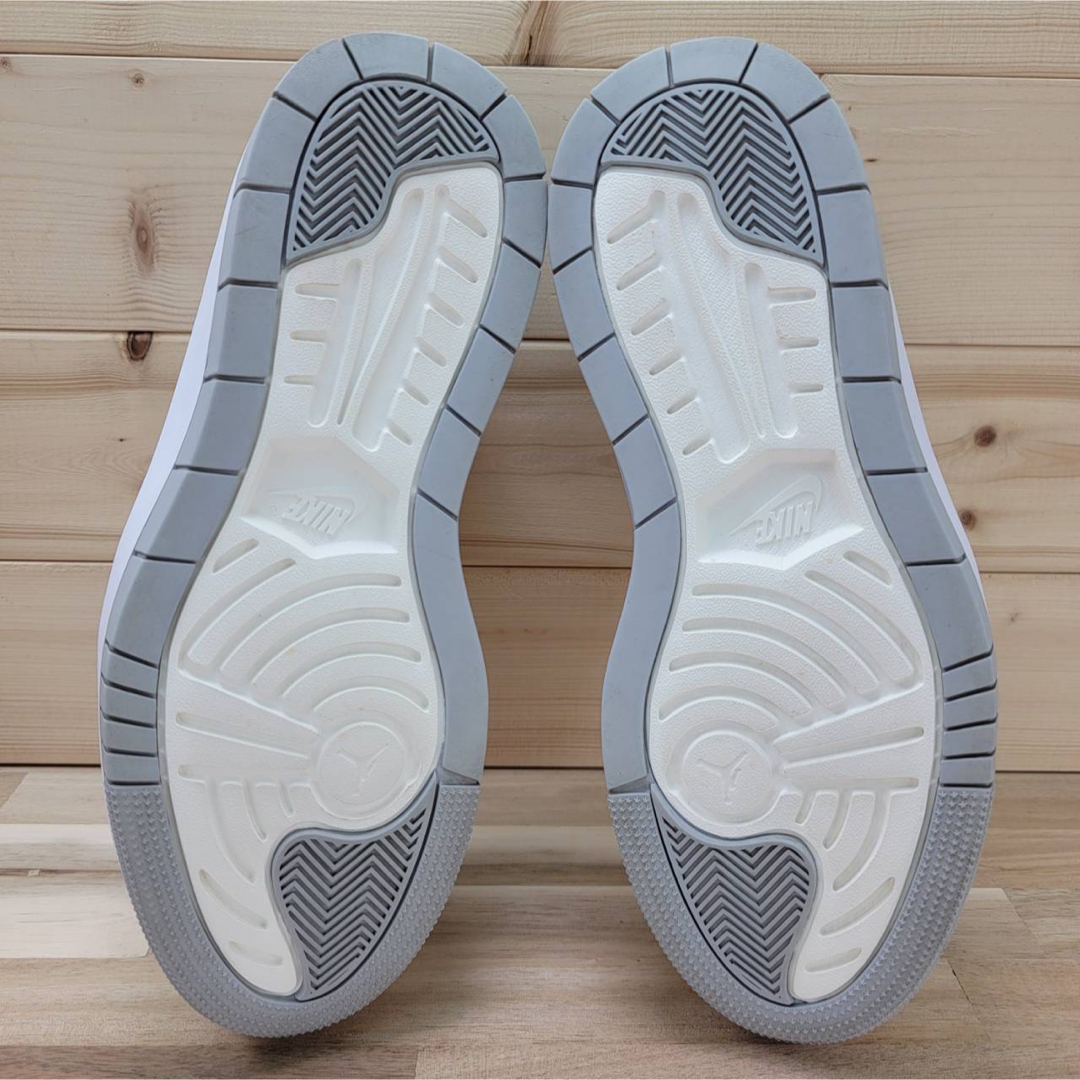 Jordan Brand（NIKE）(ジョーダン)のナイキWMNS エアジョーダン1 エレベートロー "ウルフグレー" 25cm レディースの靴/シューズ(スニーカー)の商品写真