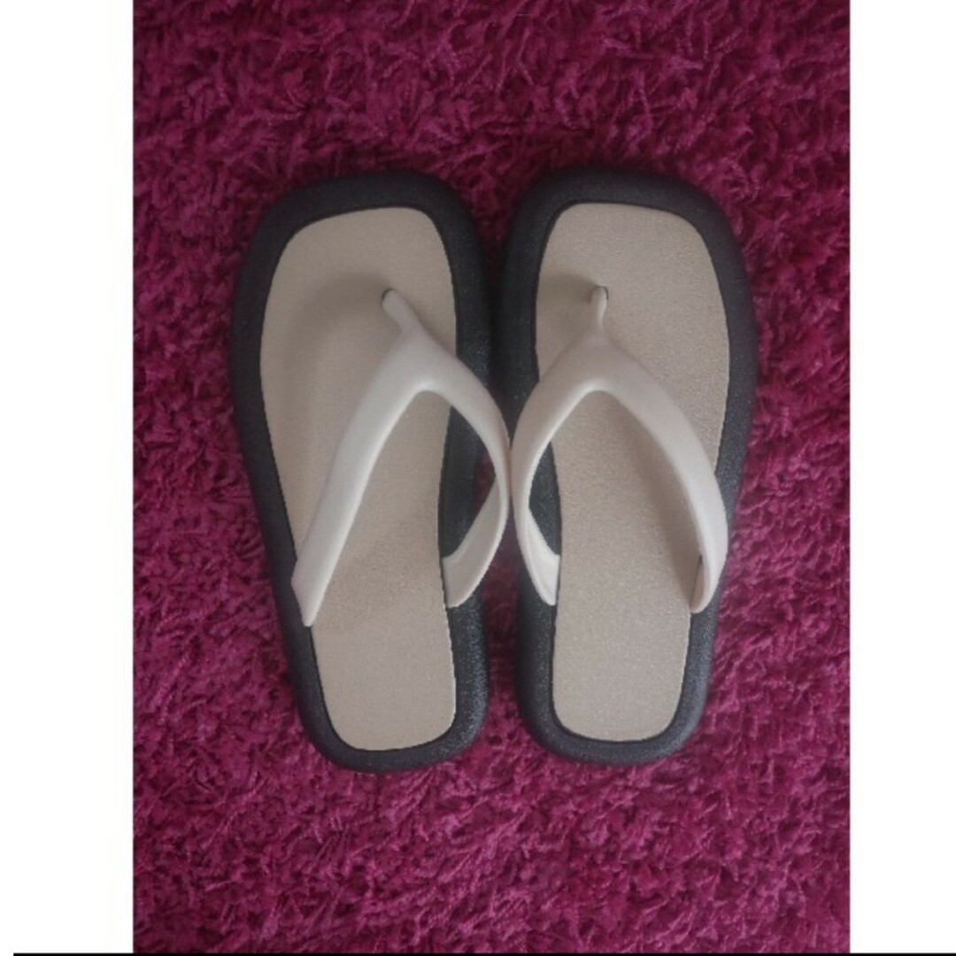 新品 サンダル スリッパ ビーサン ビーチサンダル 白 黒 柔らかい SS 夏 レディースの靴/シューズ(サンダル)の商品写真