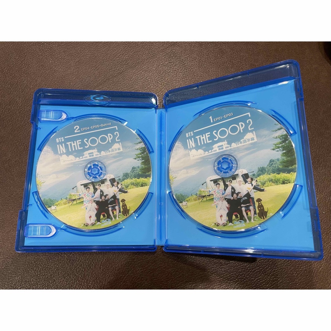 防弾少年団(BTS)(ボウダンショウネンダン)の[Blu-ray]BTS 森の中　IN THE SOOP2 二枚セット エンタメ/ホビーのDVD/ブルーレイ(お笑い/バラエティ)の商品写真