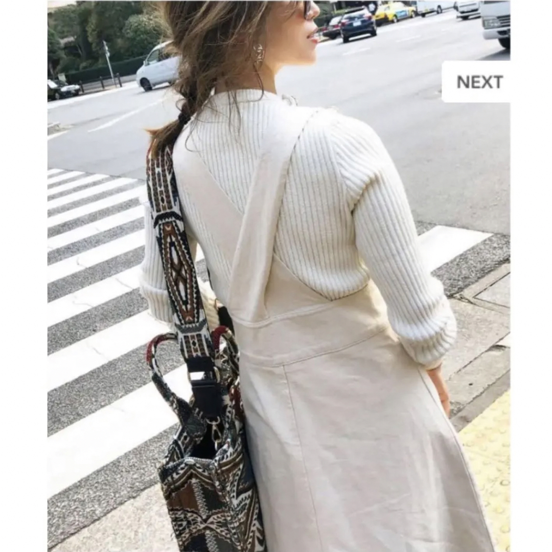 ZARA(ザラ)のZARA ミディ丈　ジャンパースカート　新品タグ付き　デニム　ホワイト レディースのワンピース(ロングワンピース/マキシワンピース)の商品写真