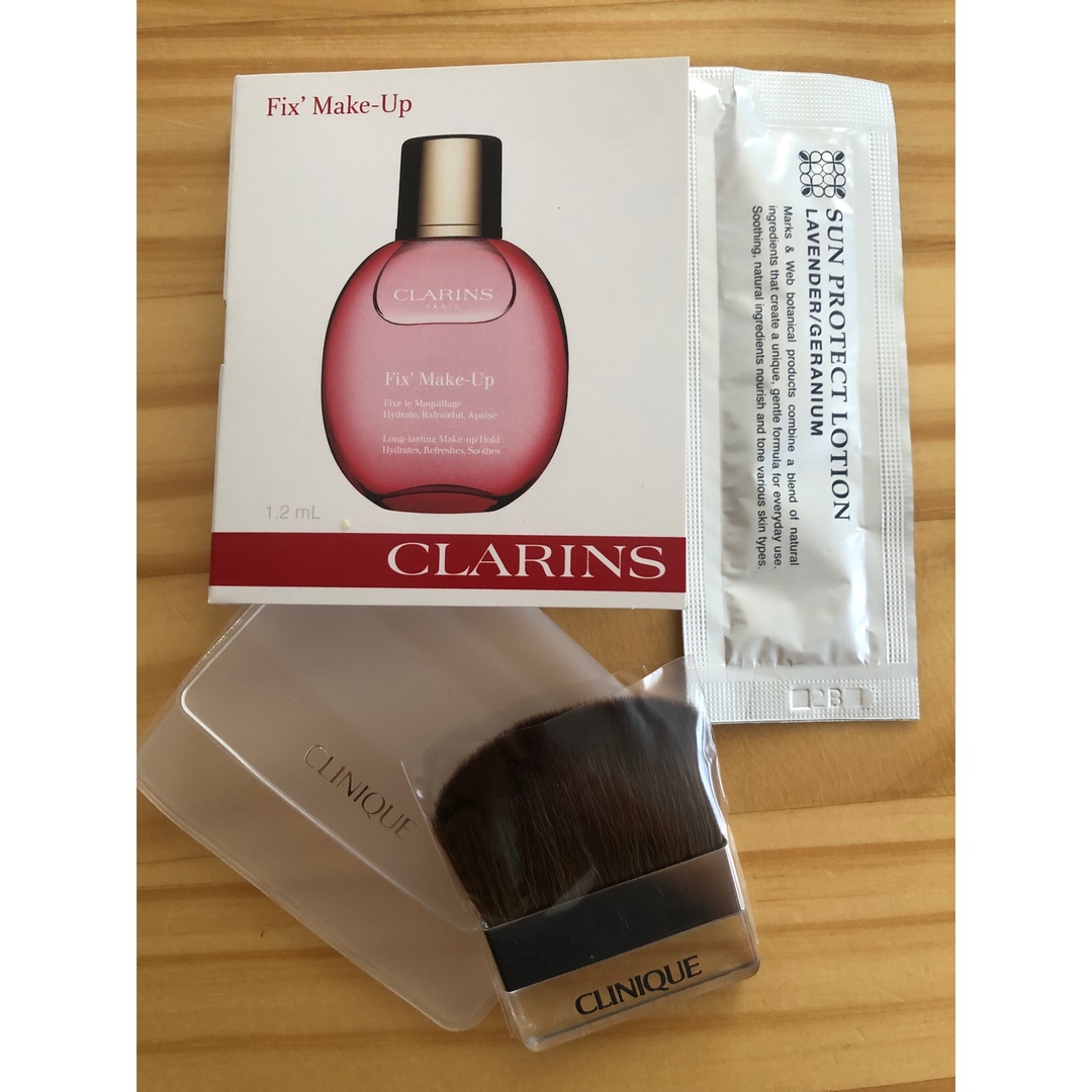 CLINIQUE(クリニーク)の新品★CLINIQUE メイクブラシ コスメ/美容のメイク道具/ケアグッズ(ブラシ・チップ)の商品写真