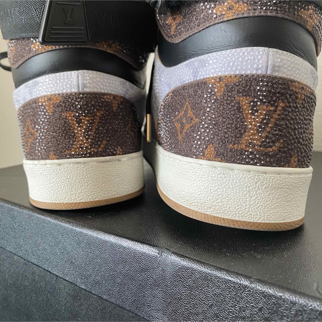 LOUIS VUITTON(ルイヴィトン)のルイヴィトン メンズスニーカー サイズ8 1/2 クリスタルストーン⭐︎ メンズの靴/シューズ(スニーカー)の商品写真