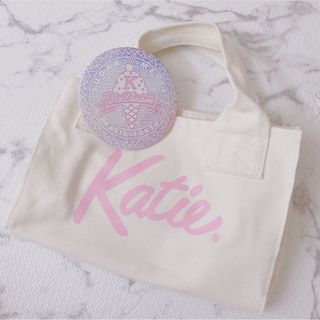 ケイティー(Katie)のKatie ♡ LOGO canvas tote S  缶バッジ付き(トートバッグ)