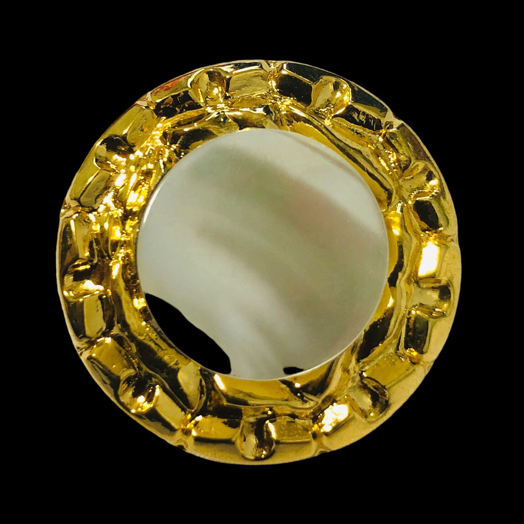 ビンテージ　ボタン　12個セット　ゴールド　パーツ　ハンドメイド　イヤリング ハンドメイドの素材/材料(各種パーツ)の商品写真