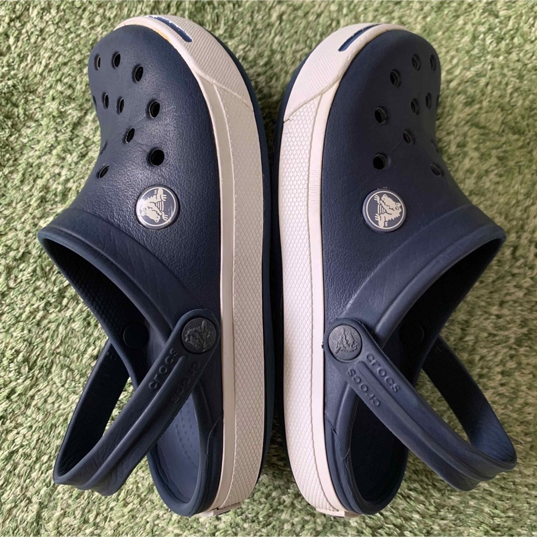 crocs(クロックス)のcrocs 18.5cm ネイビー キッズ/ベビー/マタニティのキッズ靴/シューズ(15cm~)(サンダル)の商品写真