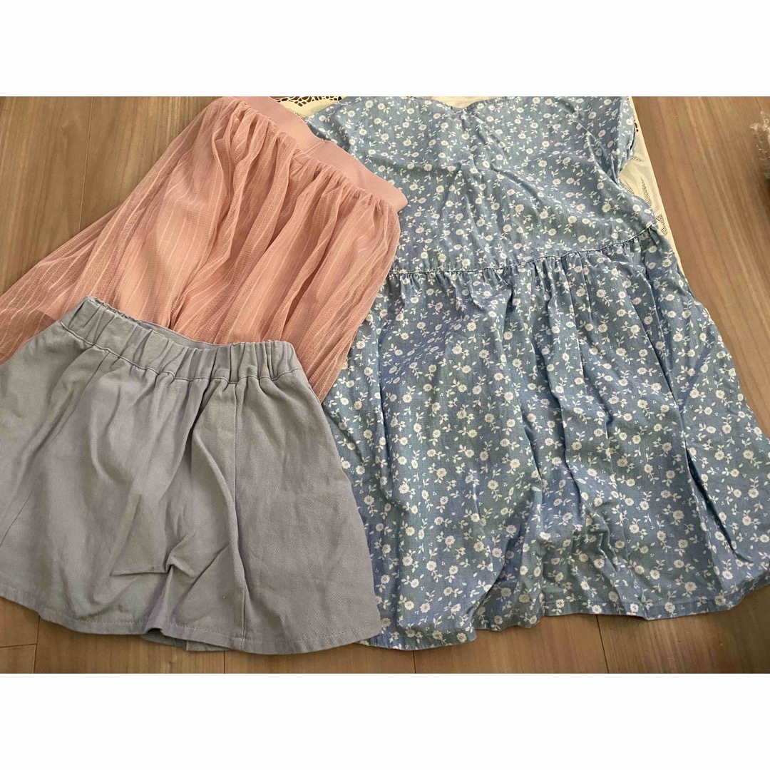 UNIQLO(ユニクロ)のスカート　ワンピース　3点セット キッズ/ベビー/マタニティのキッズ服女の子用(90cm~)(スカート)の商品写真