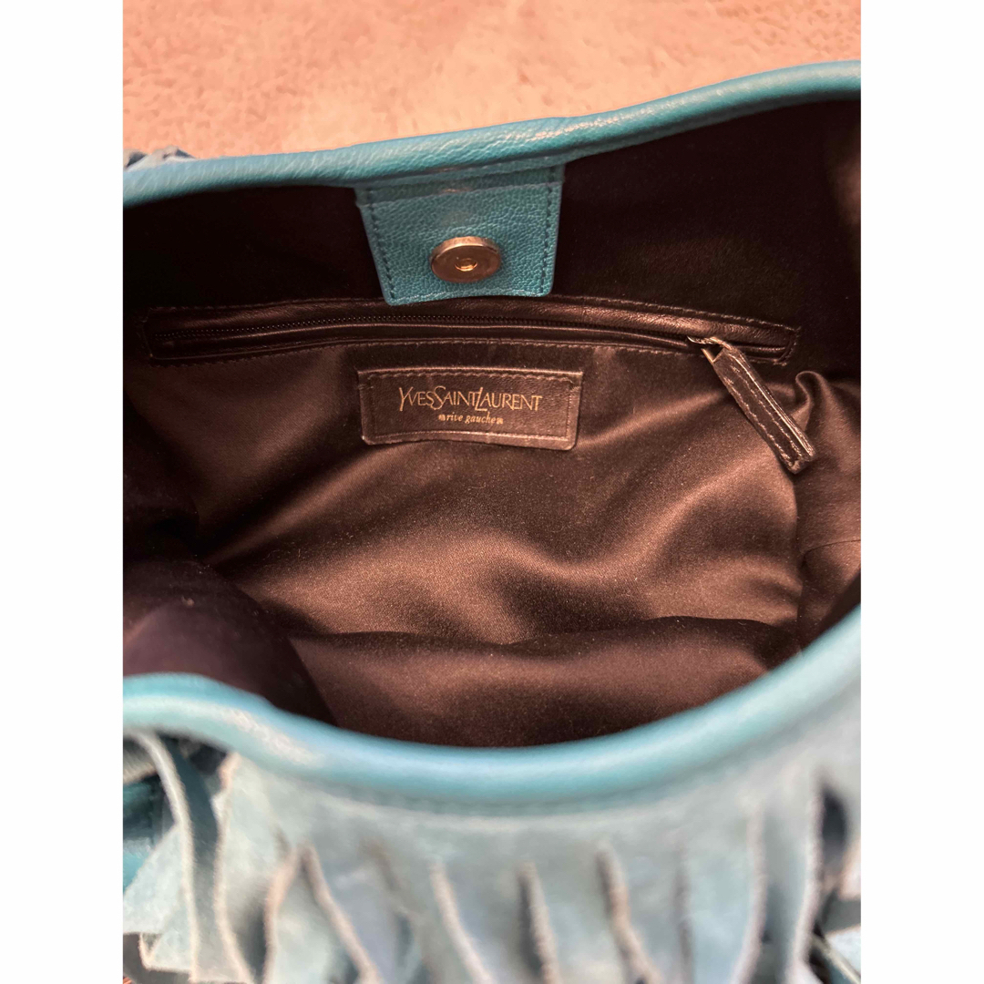 Yves Saint Laurent(イヴサンローラン)の👜YVES SAINT LAURENTフリンジショルダーバック レディースのバッグ(ショルダーバッグ)の商品写真