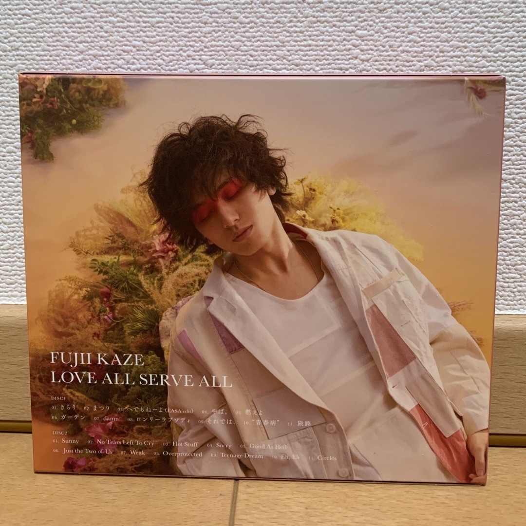 藤井風「LOVE ALL SERVE ALL」 初回限定盤 2CD+フォトブックの 藤井風「LOVE ALL SERVE ALL」 初回限定盤 2CD+フォトブックの