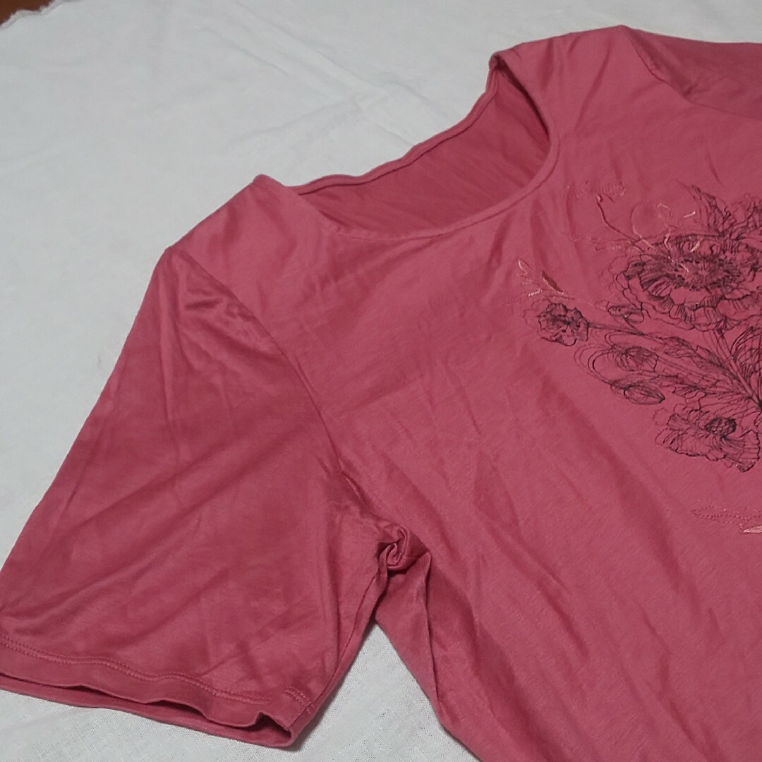 REMALON 刺繍カットソー(肩パット付き) レディースのトップス(カットソー(半袖/袖なし))の商品写真