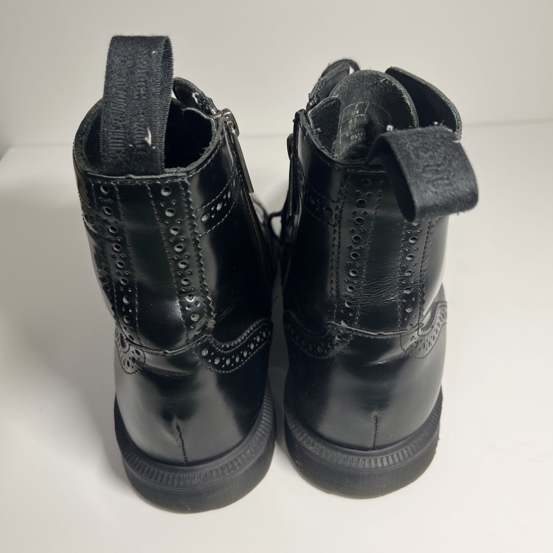 Dr.Martens DELPHINE ウイングチップ ブーツ サイドジップ