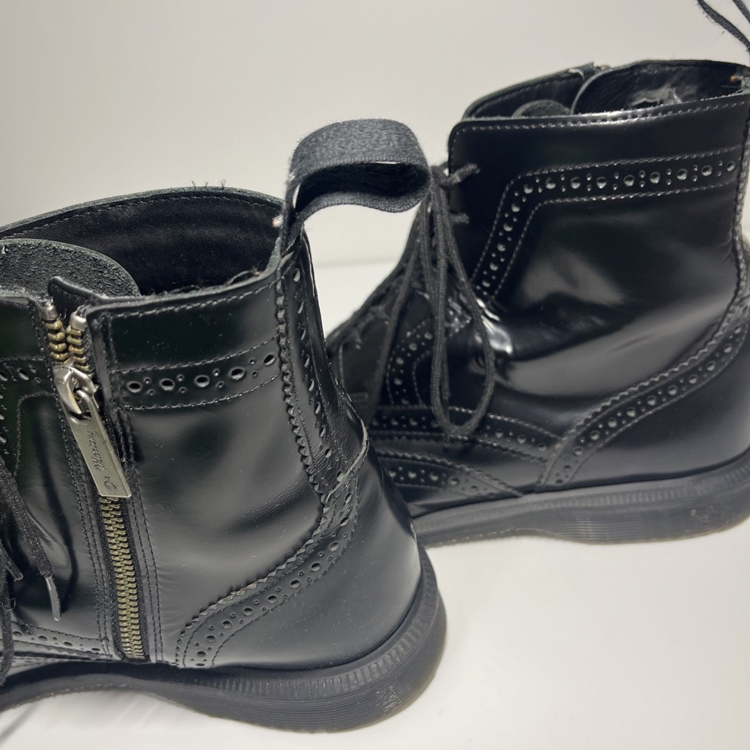 Dr.Martens DELPHINE ウイングチップ ブーツ サイドジップ