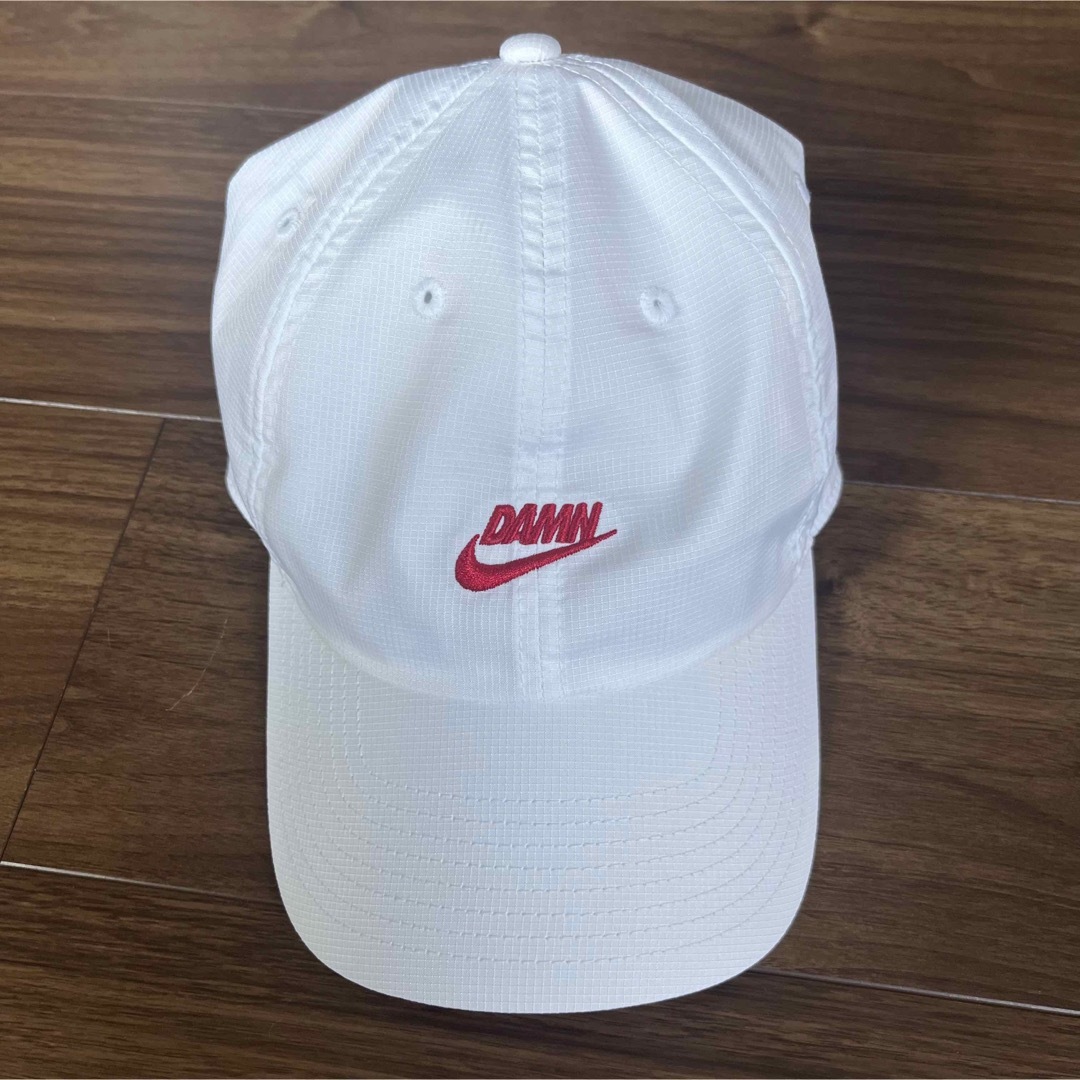 NIKE(ナイキ)のNIKE TDE Kendrick Lamar キャップ 白 メンズの帽子(キャップ)の商品写真