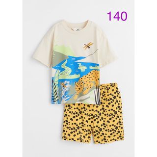 エイチアンドエム(H&M)のh&m  新品　アニマルTシャツ & パンツ　セットアップ　140(Tシャツ/カットソー)