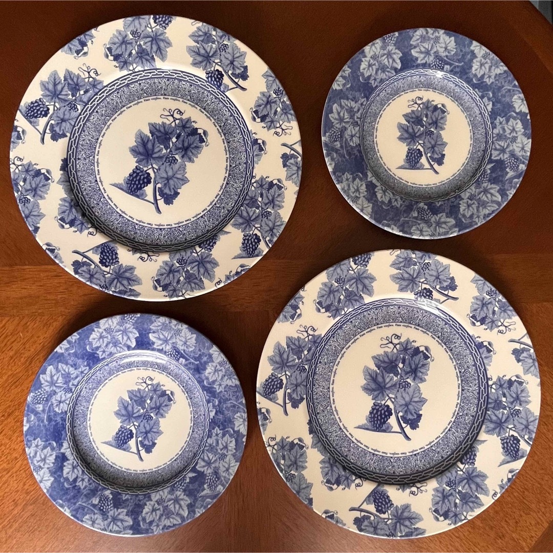 ウェッジウッド（Wedgwood）ストロベリーブルー プレート（２７ｃｍ）２枚