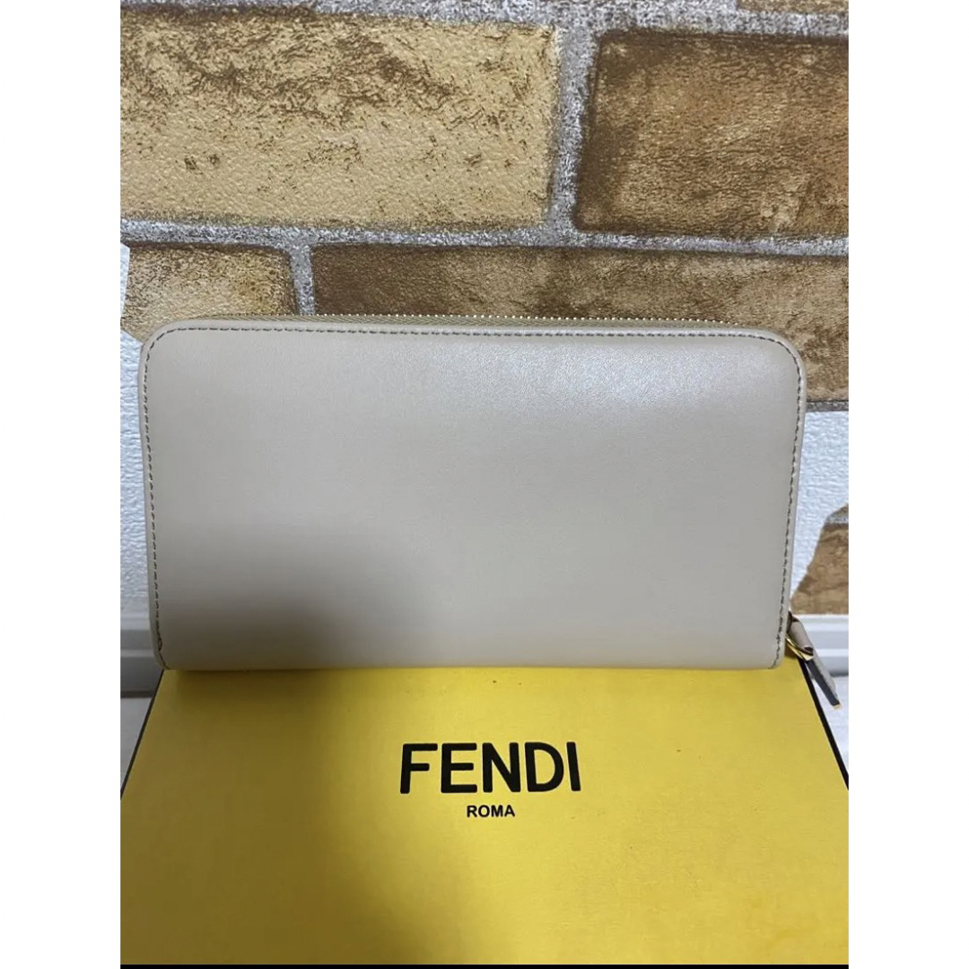 FENDI フェンディ マルチスタッズ ラウンドファスナー長財布 レザー