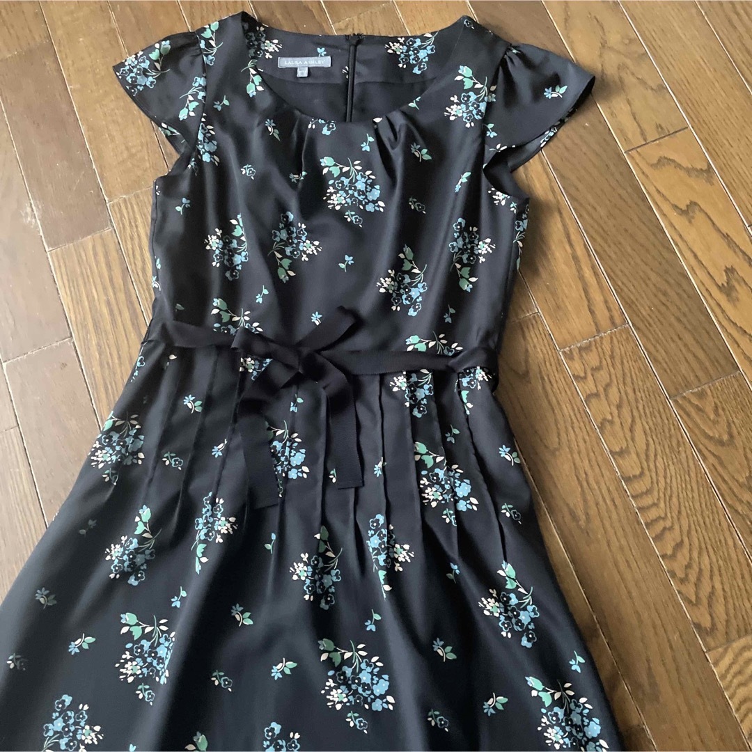美品 ローラアシュレイ ワンピース 花柄 半袖 白×青 花柄