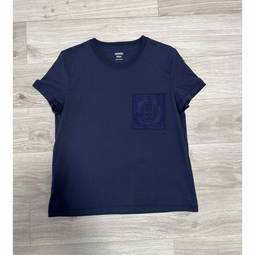 Hermes(エルメス)のエルメス　刺繍入りポケット　Tシャツ　38 レディースのトップス(Tシャツ(半袖/袖なし))の商品写真