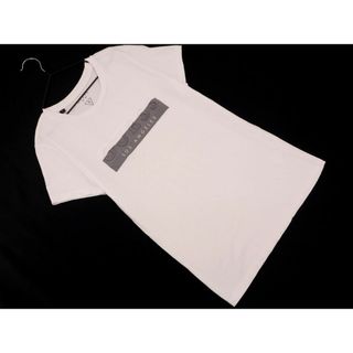 ゲス(GUESS)のGUESS ゲス 型押し ロゴ プリント 半袖 Tシャツ sizeS/白 ■◆ レディース(Tシャツ(半袖/袖なし))